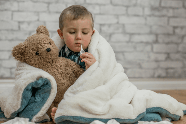 Trẻ nhỏ là đối tượng rất dễ bị cảm lạnh, cảm cúm vì hệ miễn dịch chưa hoàn thiện