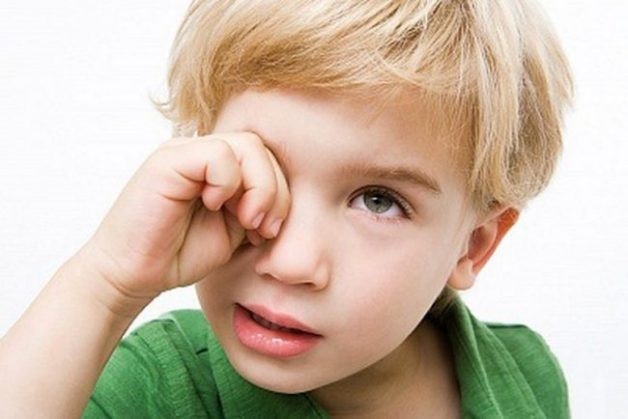 Thiếu kẽm còn khiến các bé mắc bệnh về mắt