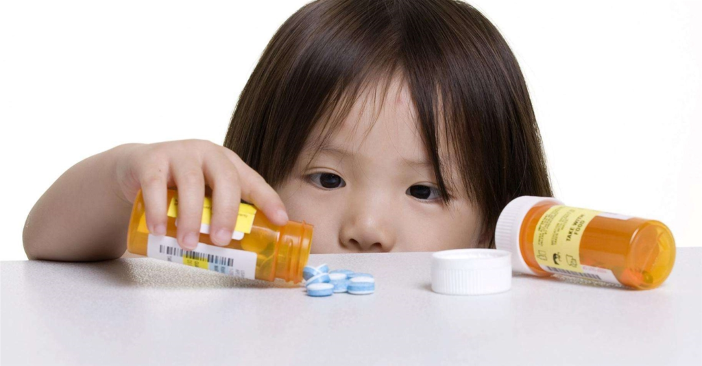Dùng thuốc cho bé khi bị sốt cao